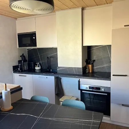 Apartment T2 Renove, Parking Prive, Proche Et Commerces, Ideal Deplacement A Pied - Fr-1-749-56 Agde