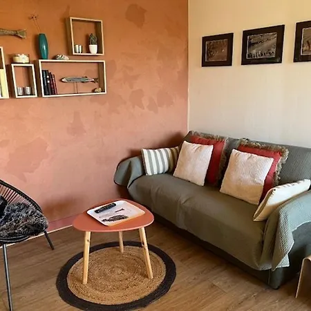 T2 Renove, Parking Prive, Proche Et Commerces, Ideal Deplacement A Pied - Fr-1-749-56 * 아그