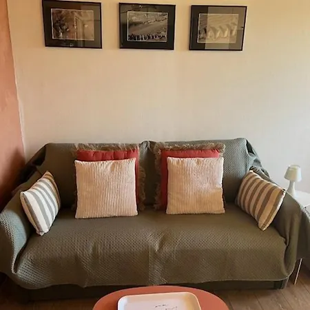 T2 Renove, Parking Prive, Proche Et Commerces, Ideal Deplacement A Pied - Fr-1-749-56 Apartment